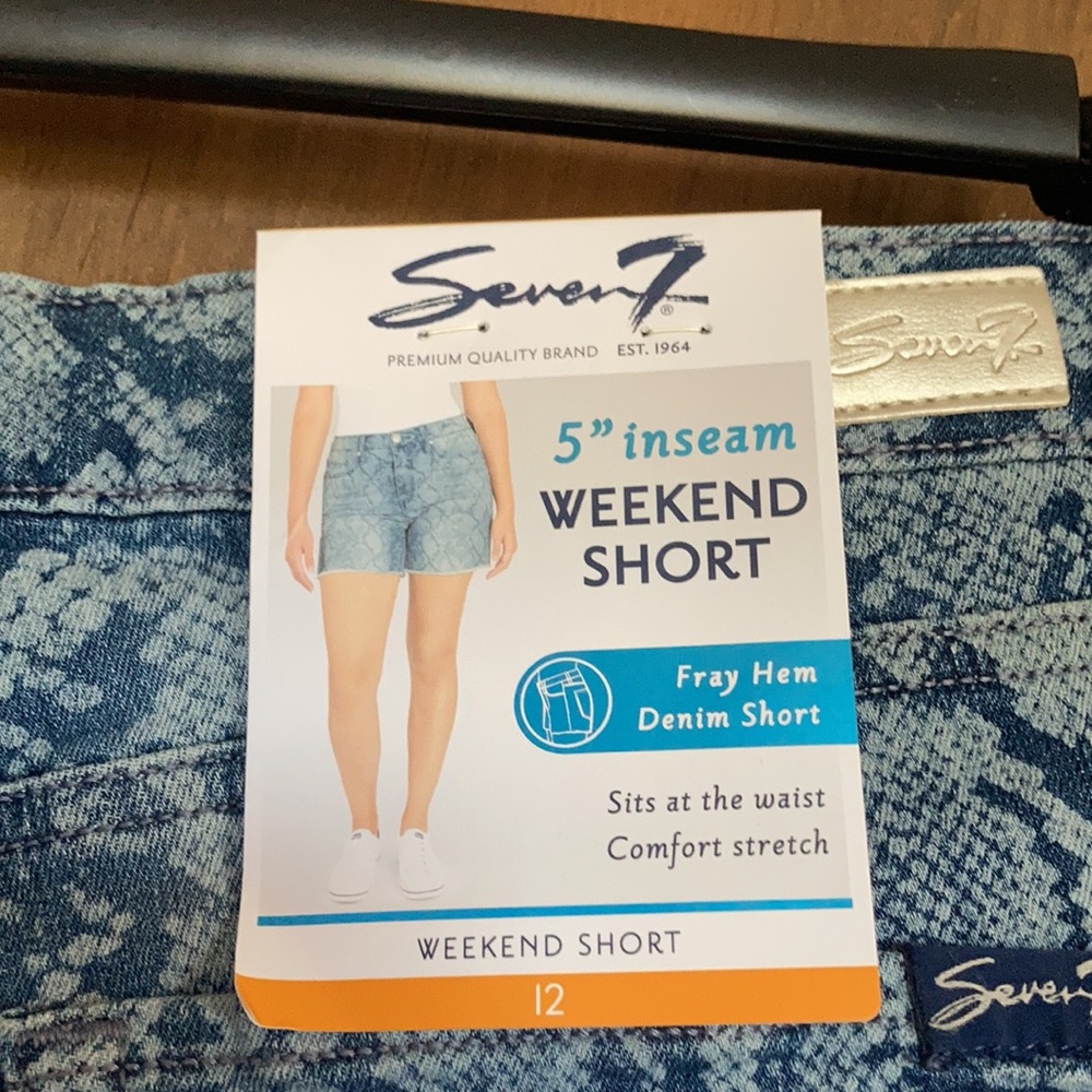 💜$15ifbundle3 Seven7 python print fray hem denim weekend short size 12 - Picture 14 of 17